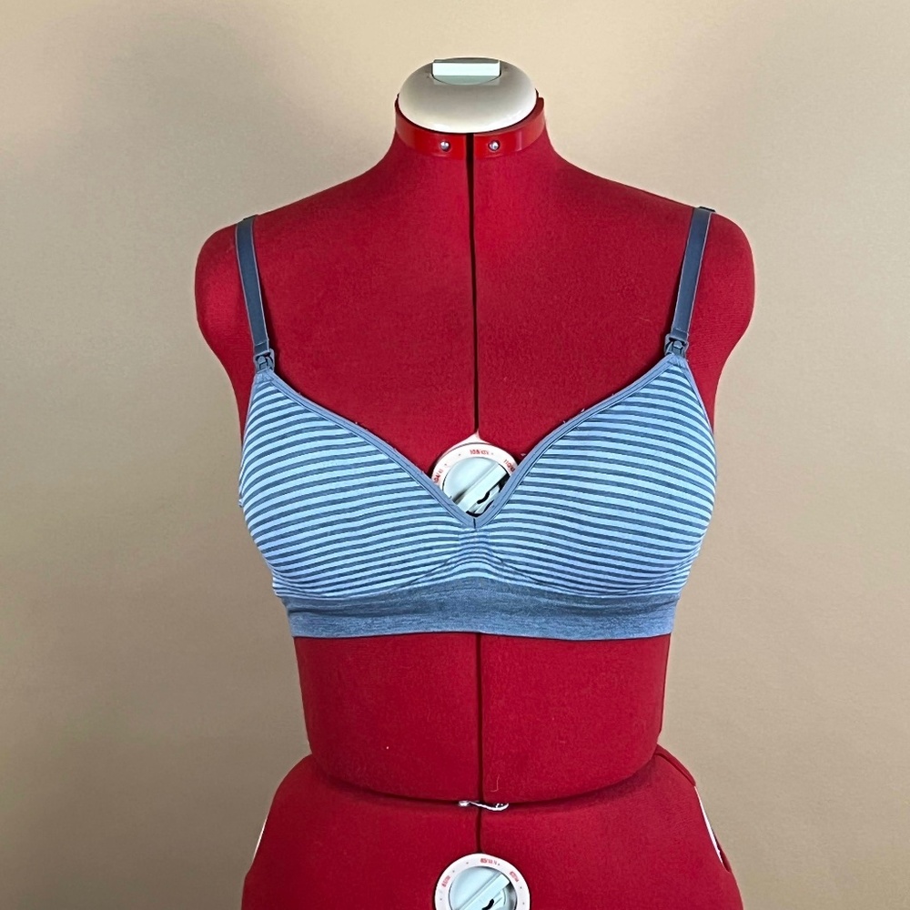 Grey Gilligan & O’Malley Maternity Wireless Seamless Nursing Bra – Size Medium